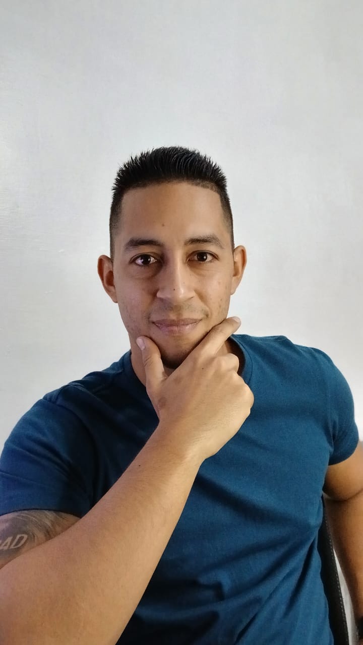 Carlos Linares
